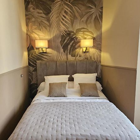 Coco Marco Hotel Nyons Bagian luar foto