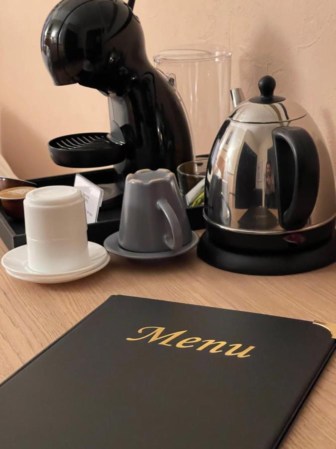 Coco Marco Hotel Nyons Bagian luar foto