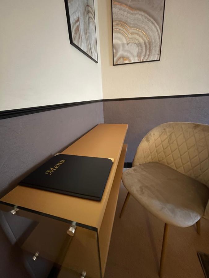 Coco Marco Hotel Nyons Bagian luar foto