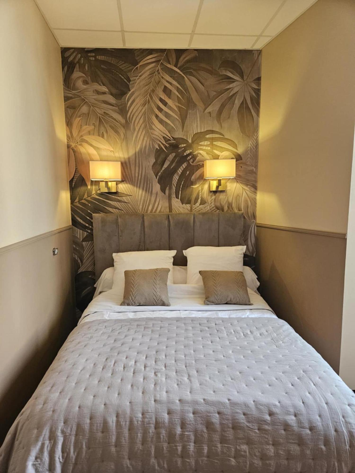 Coco Marco Hotel Nyons Bagian luar foto