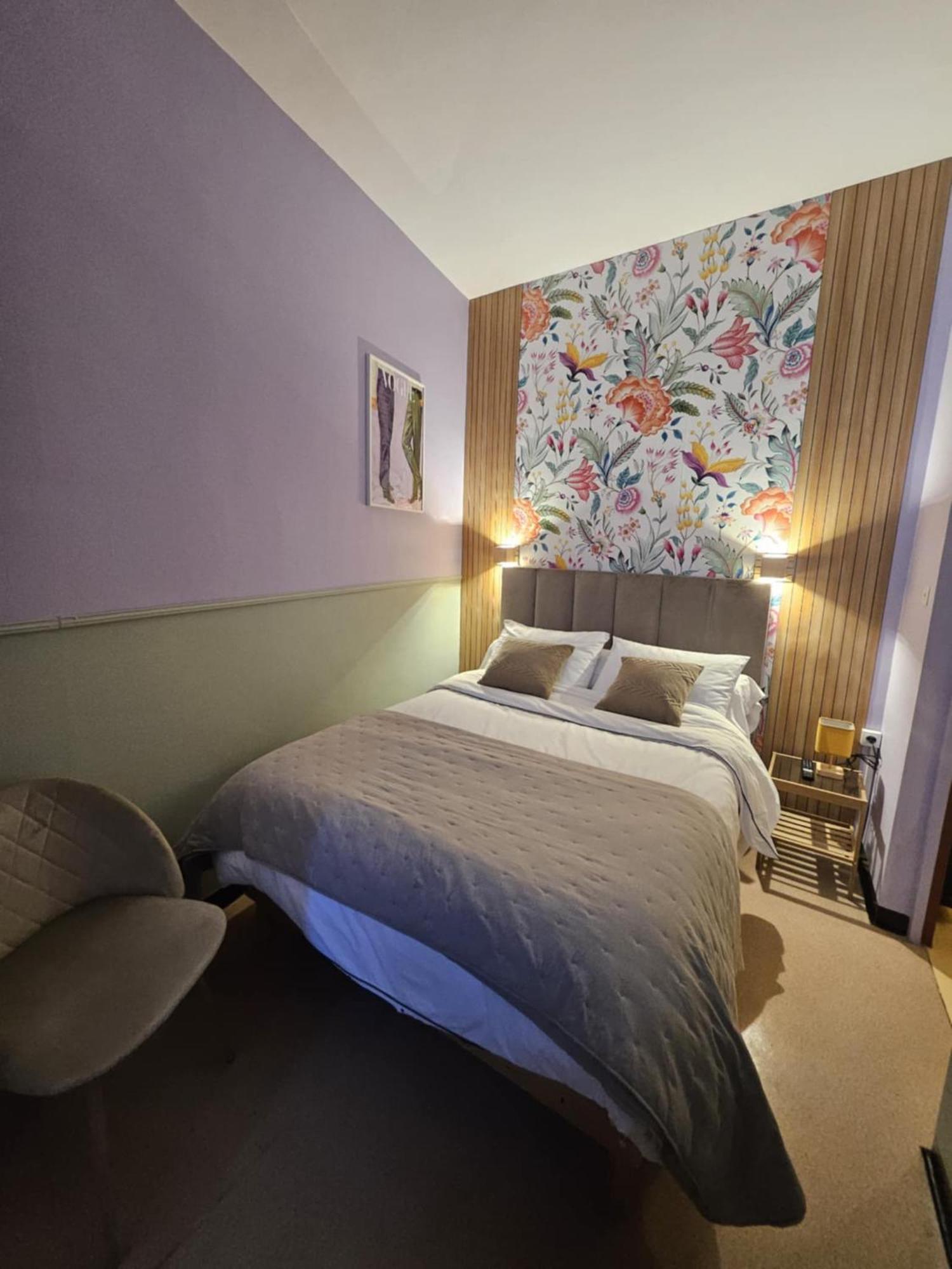 Coco Marco Hotel Nyons Bagian luar foto